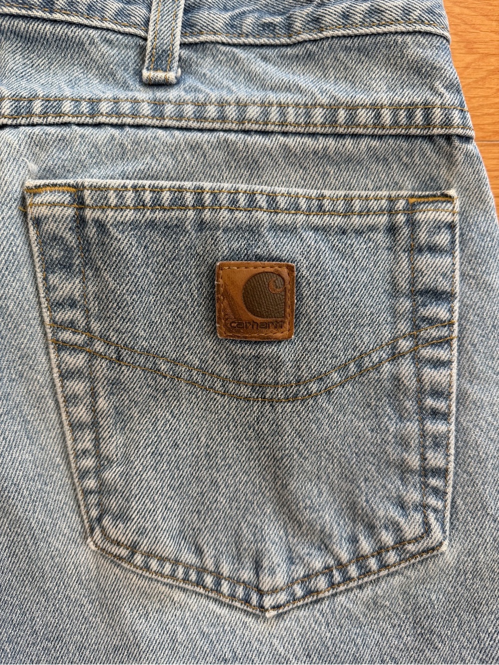 Carhartt Men’s Relaxed Fit Tapered Leg Denim Jeans - Picture 2 of 6